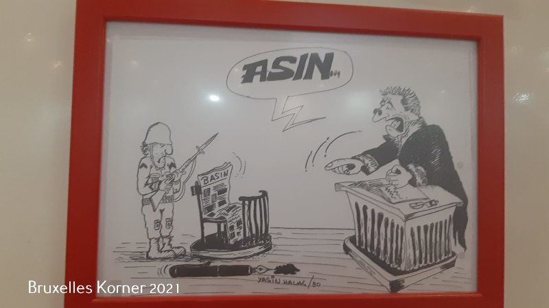 Yusuf Cınal'ın Yeni kitabi ve Yasin Halaç'ın yeni karikatürleri sergilendi.