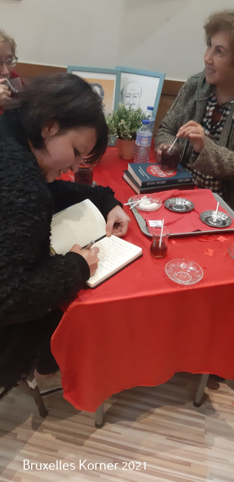 Yusuf Cınal'ın Yeni kitabi ve Yasin Halaç'ın yeni karikatürleri sergilendi.