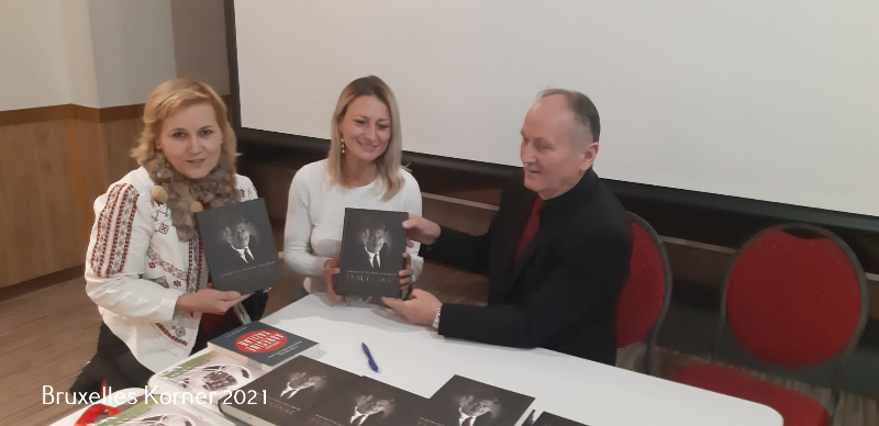 Yusuf Cınal'ın Yeni kitabi ve Yasin Halaç'ın yeni karikatürleri sergilendi.