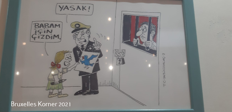 Yusuf Cınal'ın Yeni kitabi ve Yasin Halaç'ın yeni karikatürleri sergilendi.
