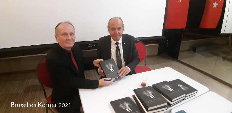 Yusuf Cınal'ın Yeni kitabi ve Yasin Halaç'ın yeni karikatürleri sergilendi.