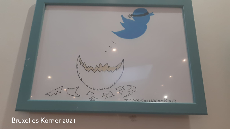 Yusuf Cınal'ın Yeni kitabi ve Yasin Halaç'ın yeni karikatürleri sergilendi.