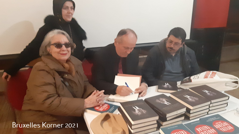 Yusuf Cınal'ın Yeni kitabi ve Yasin Halaç'ın yeni karikatürleri sergilendi.