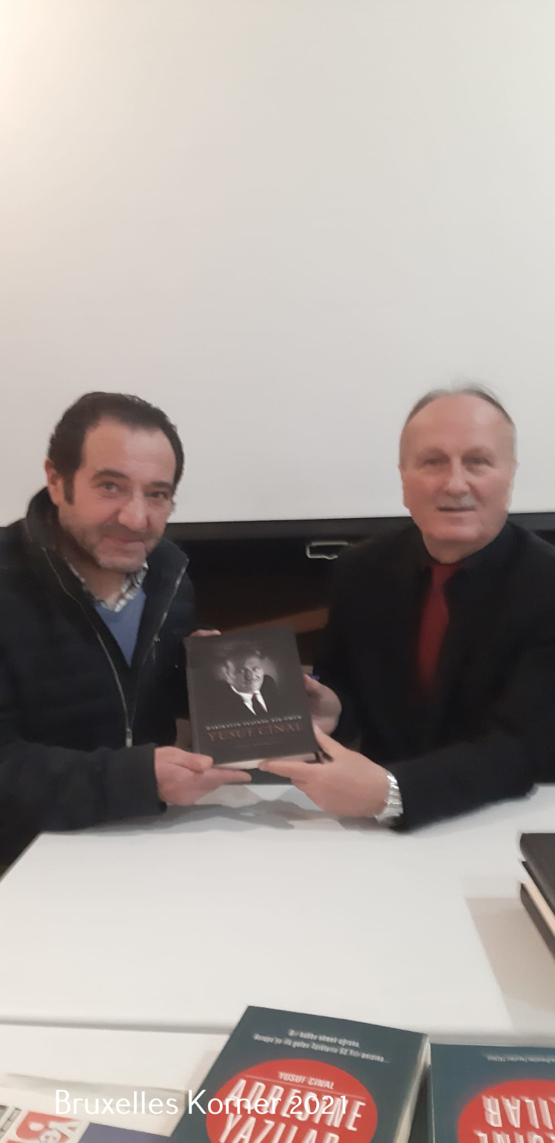 Yusuf Cınal'ın Yeni kitabi ve Yasin Halaç'ın yeni karikatürleri sergilendi.