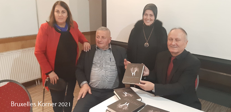 Yusuf Cınal'ın Yeni kitabi ve Yasin Halaç'ın yeni karikatürleri sergilendi.