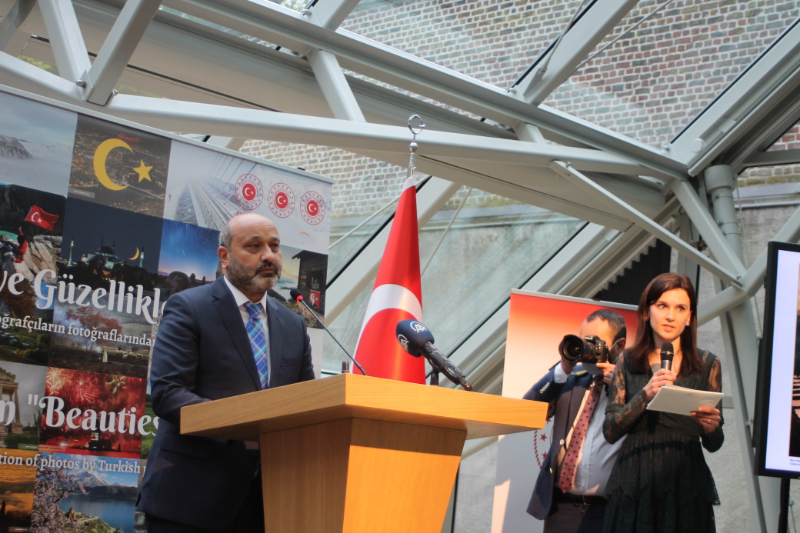 BAKAN ÇAVUŞOĞLU, BRÜKSEL'DE 'TÜRKİYE GÜZELLİKLERİ' FOTOĞRAF SERGİSİNİN AÇILIŞINA KATILDI