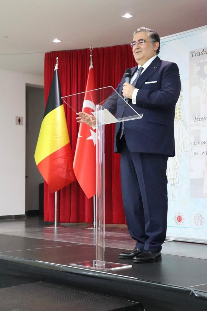 TÜRKİYE VE BELÇİKA'NIN BİRLİKTE YAŞAMA KÜLTÜRÜNÜ YANSITAN MOTİFLERDEN OLUŞAN GELENEKSEL KIYAFETLER DEFİLESİNE İLİŞKİN BASIN NOTU