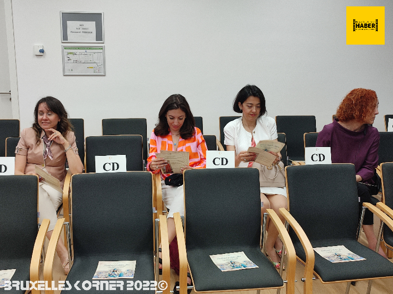 TÜRKİYE VE BELÇİKA'NIN BİRLİKTE YAŞAMA KÜLTÜRÜNÜ YANSITAN MOTİFLERDEN OLUŞAN GELENEKSEL KIYAFETLER DEFİLESİNE İLİŞKİN BASIN NOTU