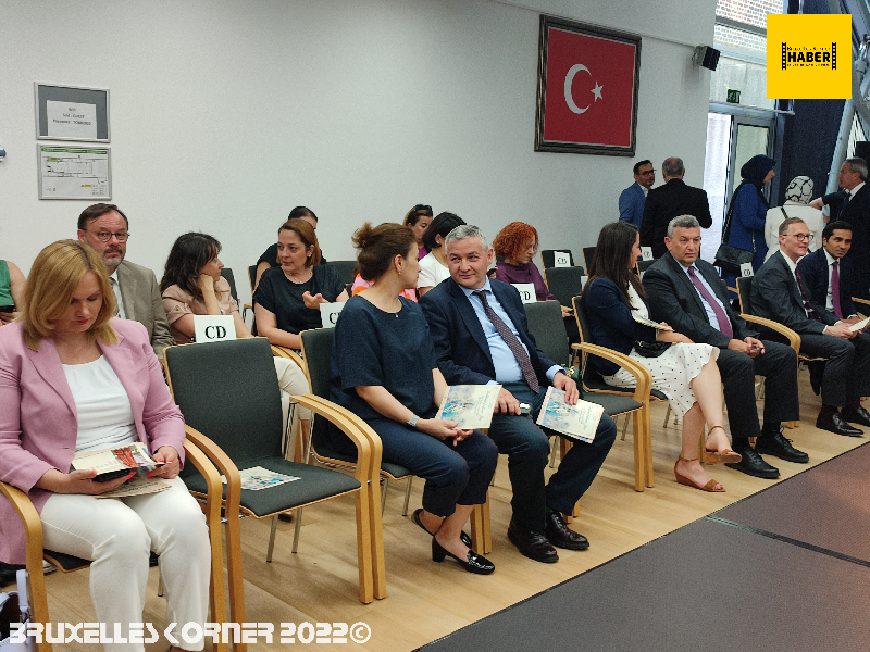 TÜRKİYE VE BELÇİKA'NIN BİRLİKTE YAŞAMA KÜLTÜRÜNÜ YANSITAN MOTİFLERDEN OLUŞAN GELENEKSEL KIYAFETLER DEFİLESİNE İLİŞKİN BASIN NOTU
