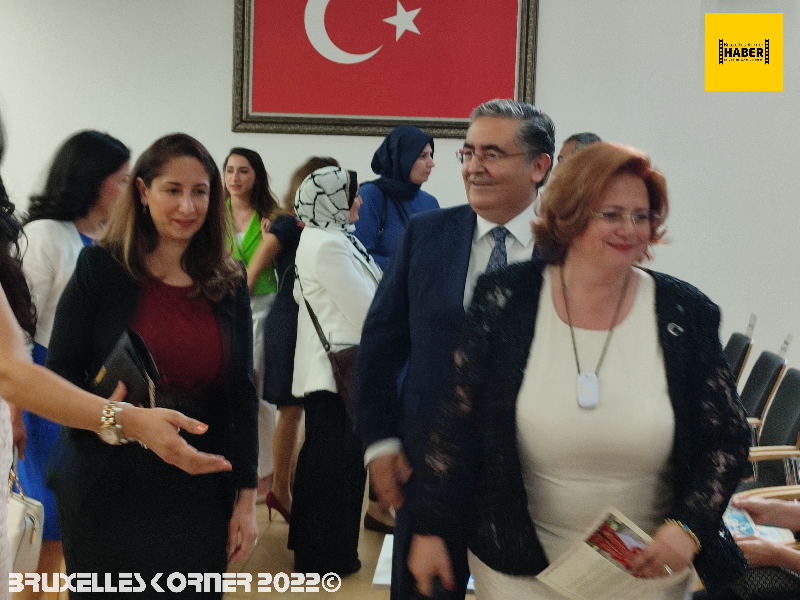 TÜRKİYE VE BELÇİKA'NIN BİRLİKTE YAŞAMA KÜLTÜRÜNÜ YANSITAN MOTİFLERDEN OLUŞAN GELENEKSEL KIYAFETLER DEFİLESİNE İLİŞKİN BASIN NOTU