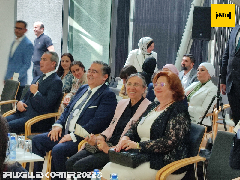 TÜRKİYE VE BELÇİKA'NIN BİRLİKTE YAŞAMA KÜLTÜRÜNÜ YANSITAN MOTİFLERDEN OLUŞAN GELENEKSEL KIYAFETLER DEFİLESİNE İLİŞKİN BASIN NOTU