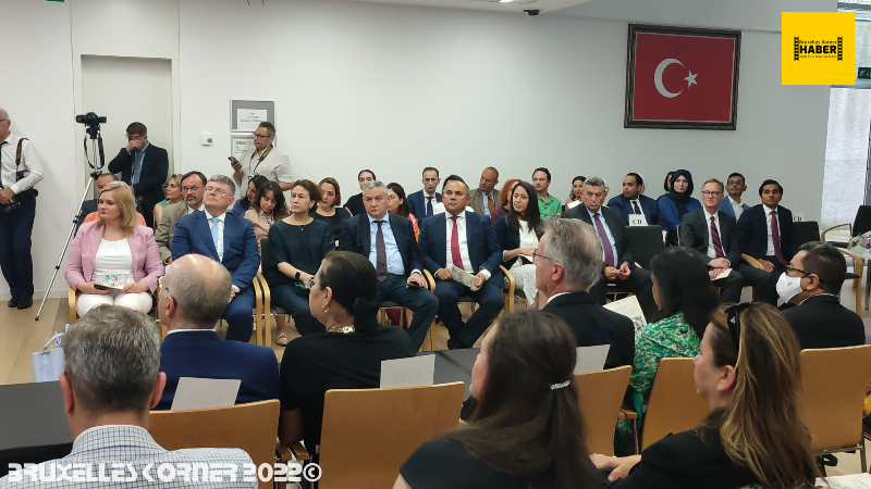 TÜRKİYE VE BELÇİKA'NIN BİRLİKTE YAŞAMA KÜLTÜRÜNÜ YANSITAN MOTİFLERDEN OLUŞAN GELENEKSEL KIYAFETLER DEFİLESİNE İLİŞKİN BASIN NOTU