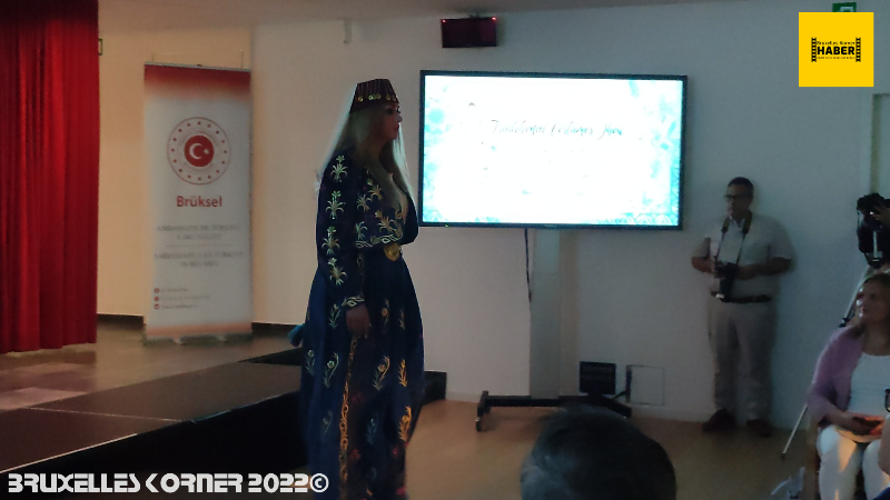 TÜRKİYE VE BELÇİKA'NIN BİRLİKTE YAŞAMA KÜLTÜRÜNÜ YANSITAN MOTİFLERDEN OLUŞAN GELENEKSEL KIYAFETLER DEFİLESİNE İLİŞKİN BASIN NOTU