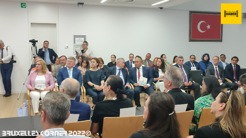 TÜRKİYE VE BELÇİKA'NIN BİRLİKTE YAŞAMA KÜLTÜRÜNÜ YANSITAN MOTİFLERDEN OLUŞAN GELENEKSEL KIYAFETLER DEFİLESİNE İLİŞKİN BASIN NOTU