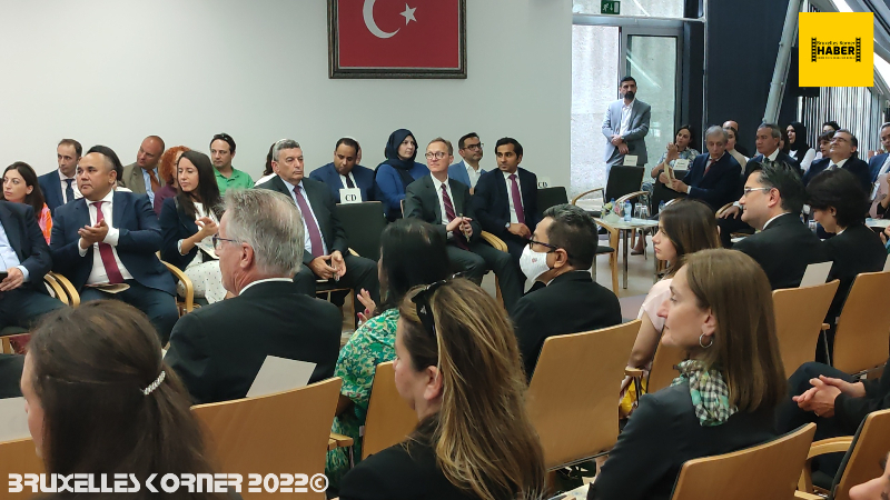 TÜRKİYE VE BELÇİKA'NIN BİRLİKTE YAŞAMA KÜLTÜRÜNÜ YANSITAN MOTİFLERDEN OLUŞAN GELENEKSEL KIYAFETLER DEFİLESİNE İLİŞKİN BASIN NOTU