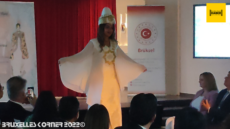 TÜRKİYE VE BELÇİKA'NIN BİRLİKTE YAŞAMA KÜLTÜRÜNÜ YANSITAN MOTİFLERDEN OLUŞAN GELENEKSEL KIYAFETLER DEFİLESİNE İLİŞKİN BASIN NOTU