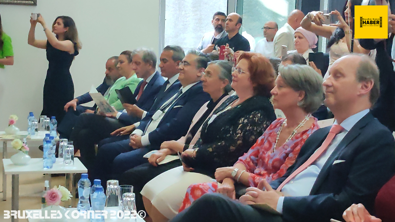 TÜRKİYE VE BELÇİKA'NIN BİRLİKTE YAŞAMA KÜLTÜRÜNÜ YANSITAN MOTİFLERDEN OLUŞAN GELENEKSEL KIYAFETLER DEFİLESİNE İLİŞKİN BASIN NOTU