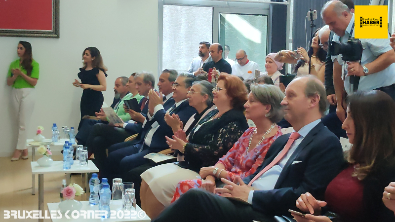 TÜRKİYE VE BELÇİKA'NIN BİRLİKTE YAŞAMA KÜLTÜRÜNÜ YANSITAN MOTİFLERDEN OLUŞAN GELENEKSEL KIYAFETLER DEFİLESİNE İLİŞKİN BASIN NOTU