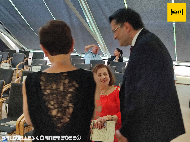 TÜRKİYE VE BELÇİKA'NIN BİRLİKTE YAŞAMA KÜLTÜRÜNÜ YANSITAN MOTİFLERDEN OLUŞAN GELENEKSEL KIYAFETLER DEFİLESİNE İLİŞKİN BASIN NOTU