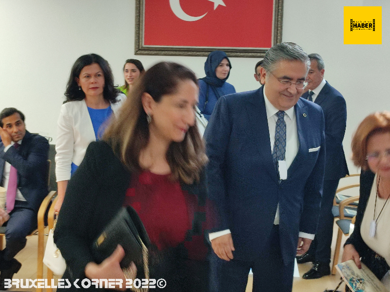 TÜRKİYE VE BELÇİKA'NIN BİRLİKTE YAŞAMA KÜLTÜRÜNÜ YANSITAN MOTİFLERDEN OLUŞAN GELENEKSEL KIYAFETLER DEFİLESİNE İLİŞKİN BASIN NOTU