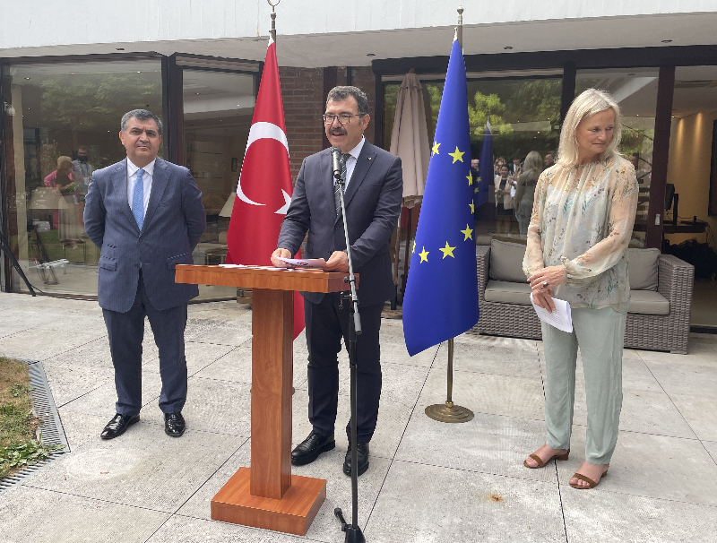 KAYMAKCI’DAN TÜBİTAK İÇİN RESEPSİYON