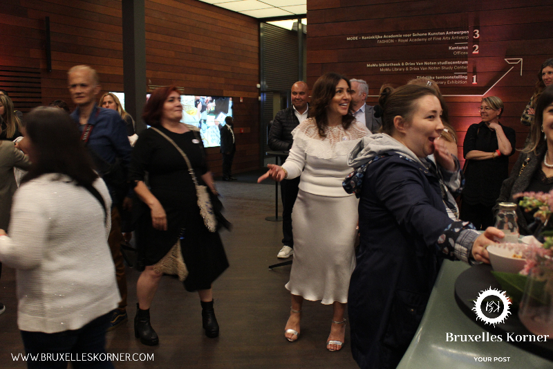 TÜRK KADINLARI İŞ BAŞINDA: DÜNYA MODA EVİNDE BİR İLK!