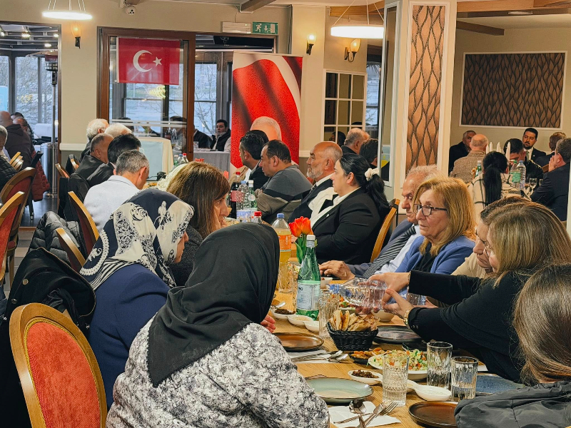IYI PARTI IFTAR