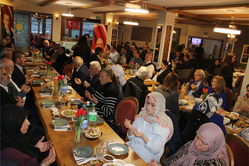IYI PARTI IFTAR