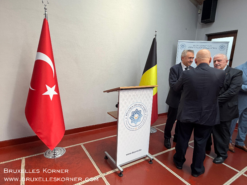 Brüksel’de Bayram Buluşması Belçika Diyanet Vakfı’nın geleneksel bayramlaşma töreni geniş katılımla gerçekleşti