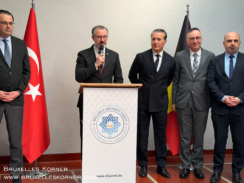 Brüksel’de Bayram Buluşması Belçika Diyanet Vakfı’nın geleneksel bayramlaşma töreni geniş katılımla gerçekleşti