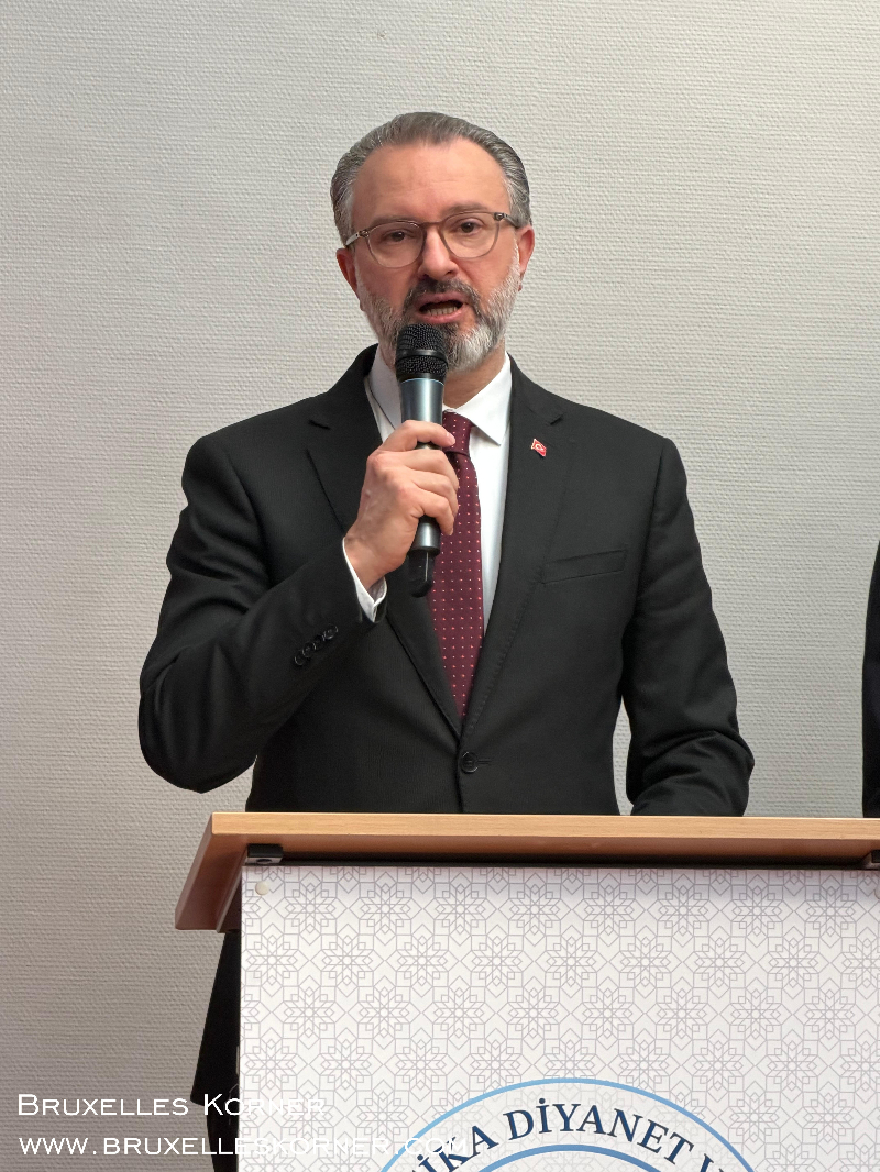 Brüksel’de Bayram Buluşması Belçika Diyanet Vakfı’nın geleneksel bayramlaşma töreni geniş katılımla gerçekleşti