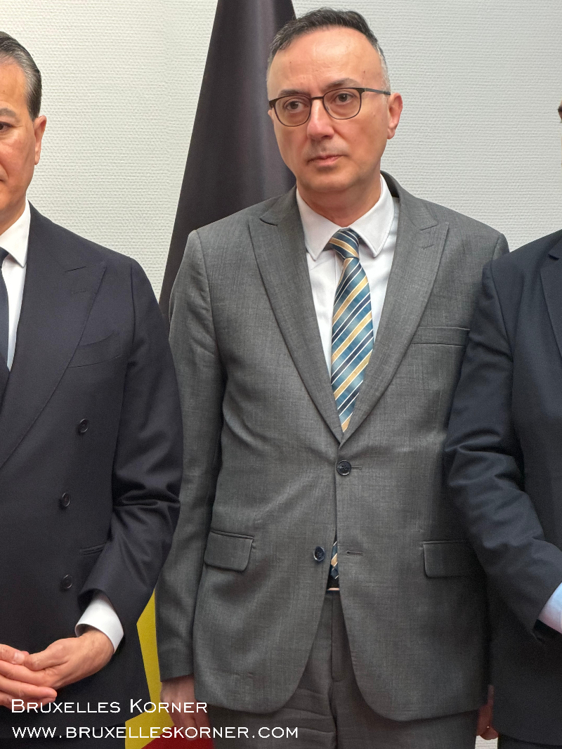 Brüksel’de Bayram Buluşması Belçika Diyanet Vakfı’nın geleneksel bayramlaşma töreni geniş katılımla gerçekleşti