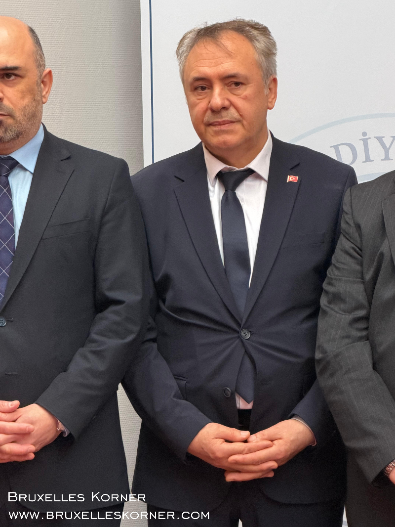 Brüksel’de Bayram Buluşması Belçika Diyanet Vakfı’nın geleneksel bayramlaşma töreni geniş katılımla gerçekleşti