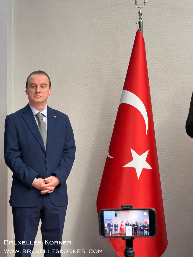 Brüksel’de Bayram Buluşması Belçika Diyanet Vakfı’nın geleneksel bayramlaşma töreni geniş katılımla gerçekleşti