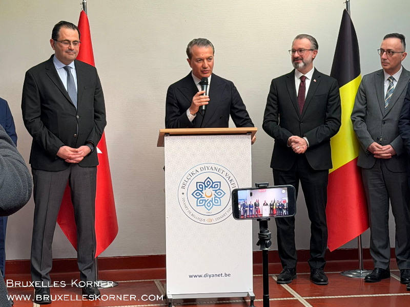 Brüksel’de Bayram Buluşması Belçika Diyanet Vakfı’nın geleneksel bayramlaşma töreni geniş katılımla gerçekleşti