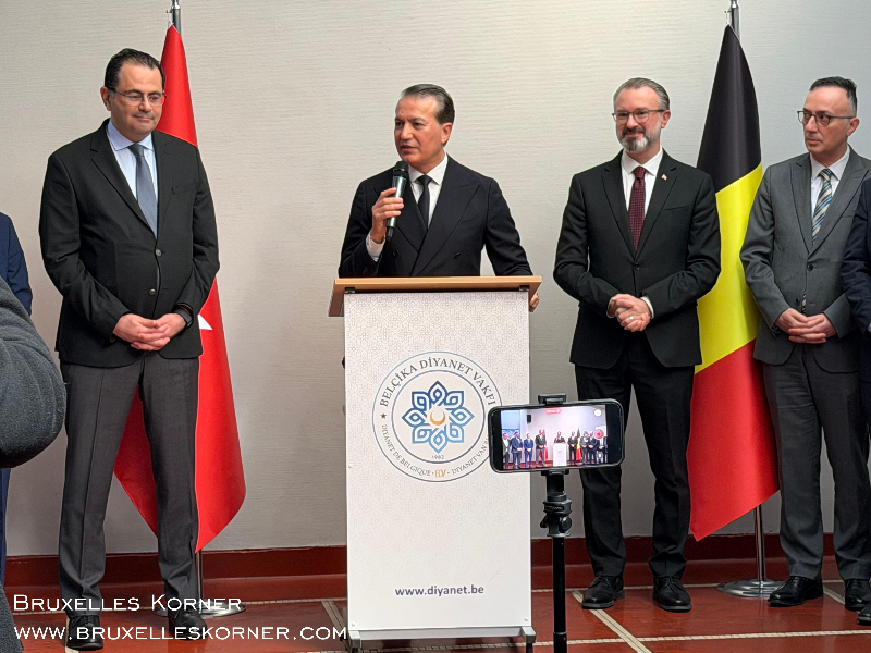 Brüksel’de Bayram Buluşması Belçika Diyanet Vakfı’nın geleneksel bayramlaşma töreni geniş katılımla gerçekleşti