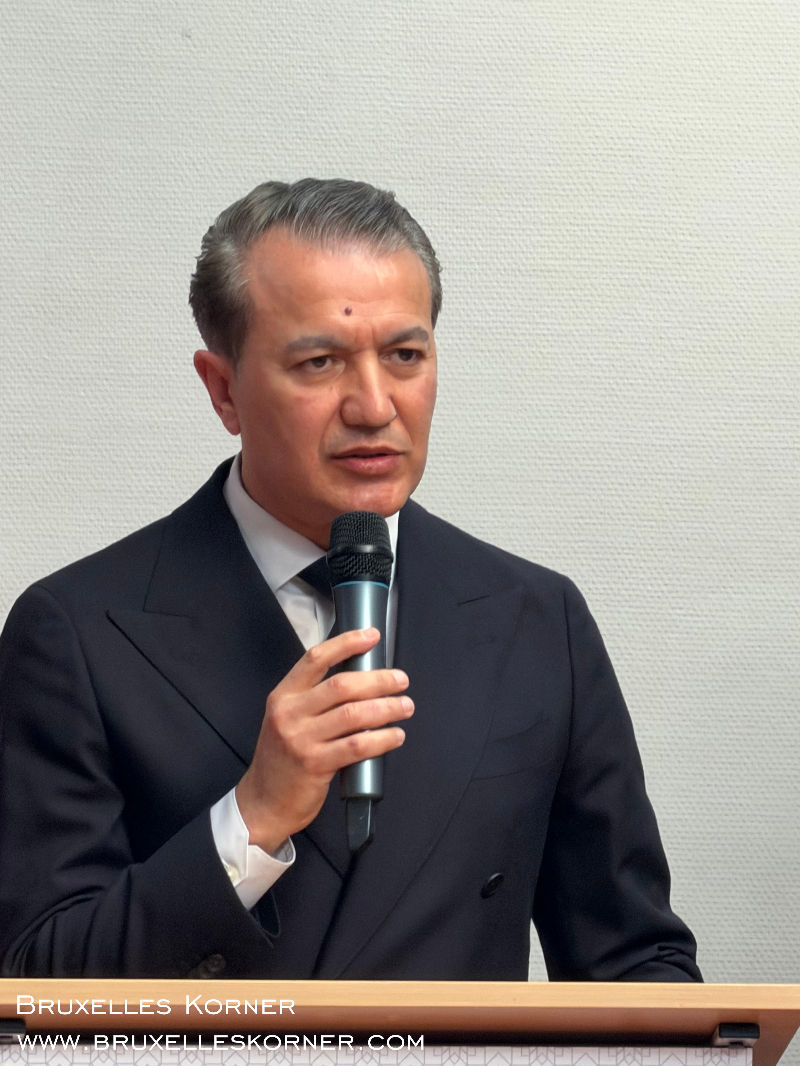 Brüksel’de Bayram Buluşması Belçika Diyanet Vakfı’nın geleneksel bayramlaşma töreni geniş katılımla gerçekleşti