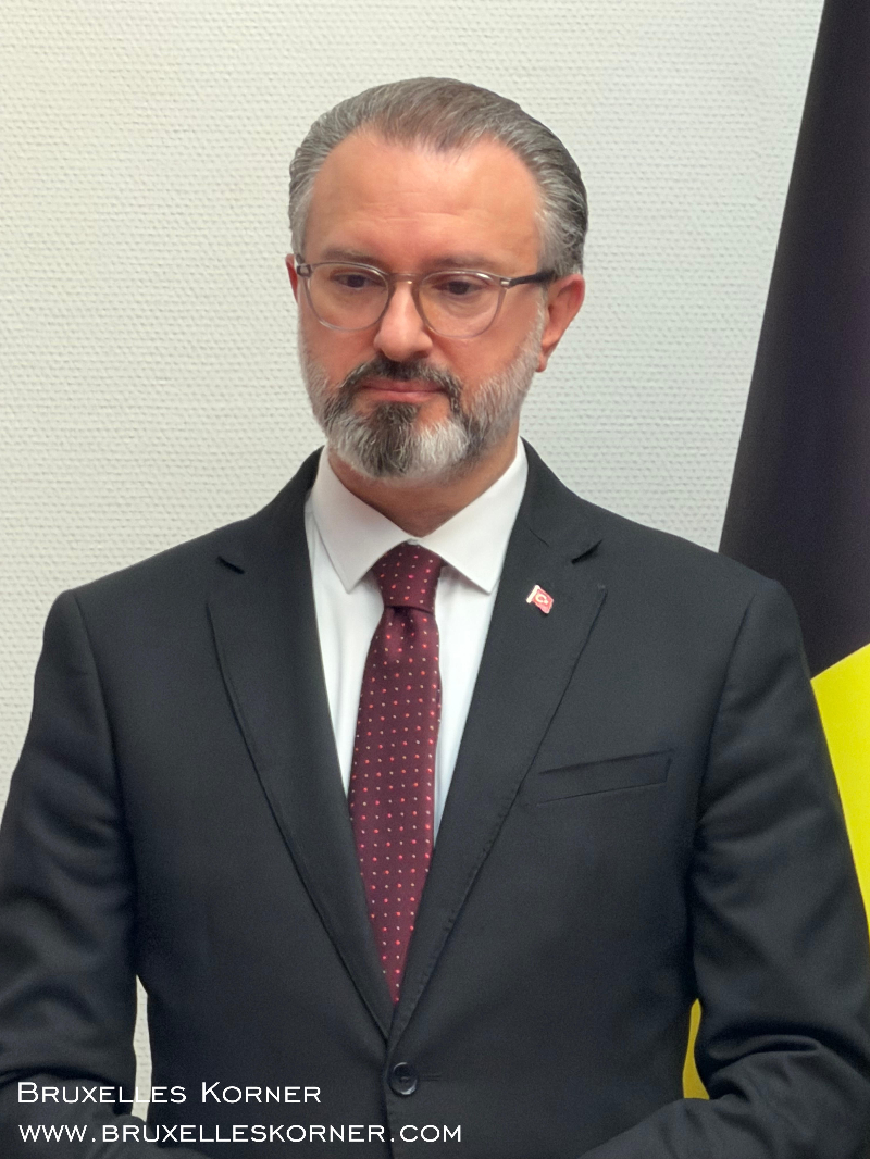 Brüksel’de Bayram Buluşması Belçika Diyanet Vakfı’nın geleneksel bayramlaşma töreni geniş katılımla gerçekleşti