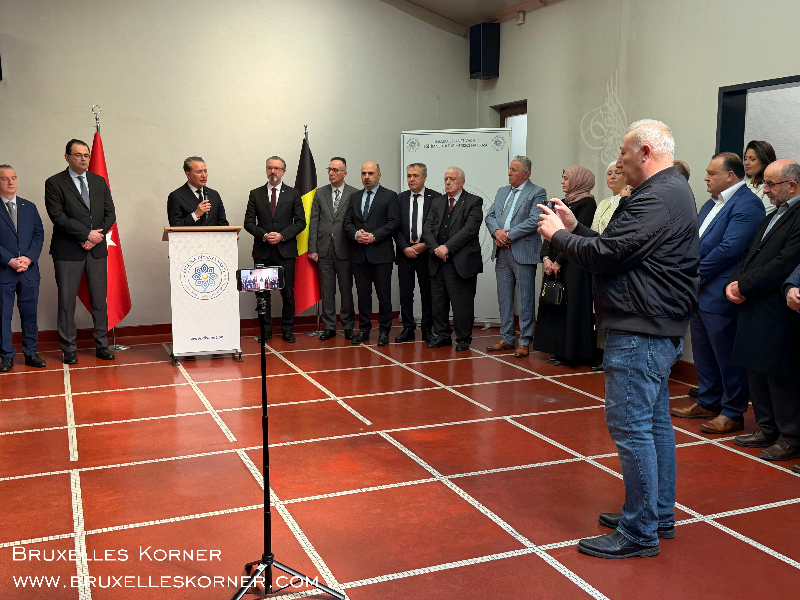 Brüksel’de Bayram Buluşması Belçika Diyanet Vakfı’nın geleneksel bayramlaşma töreni geniş katılımla gerçekleşti