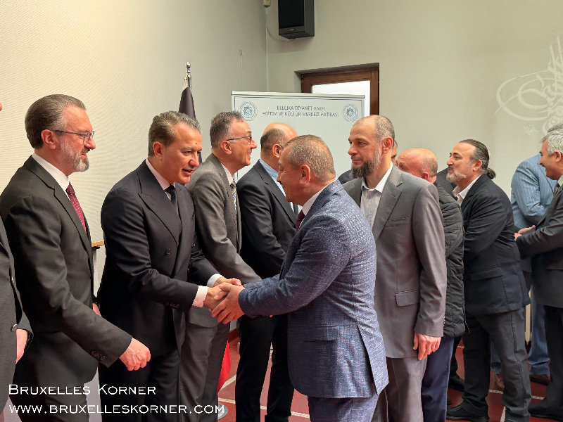 Brüksel’de Bayram Buluşması Belçika Diyanet Vakfı’nın geleneksel bayramlaşma töreni geniş katılımla gerçekleşti