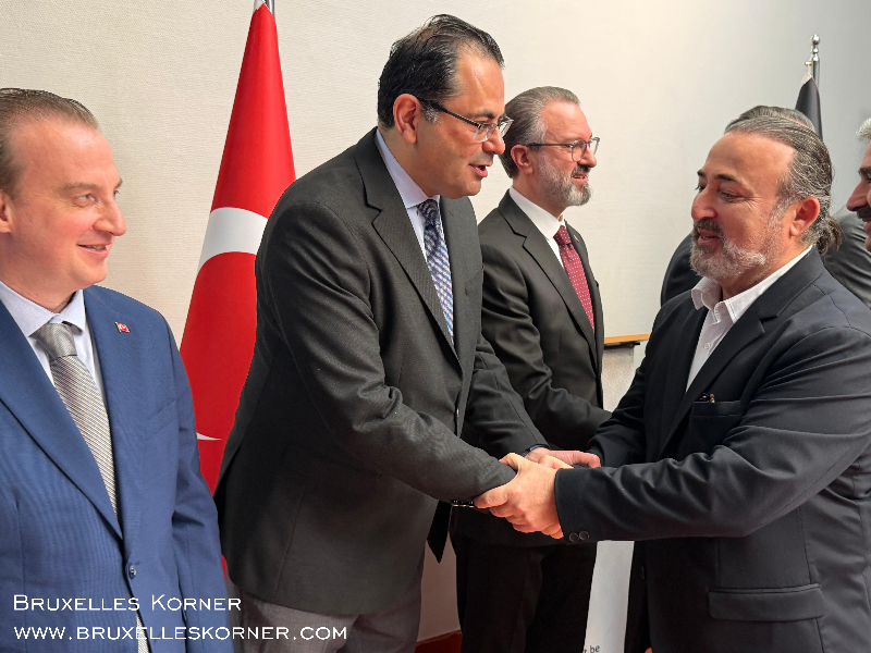 Brüksel’de Bayram Buluşması Belçika Diyanet Vakfı’nın geleneksel bayramlaşma töreni geniş katılımla gerçekleşti