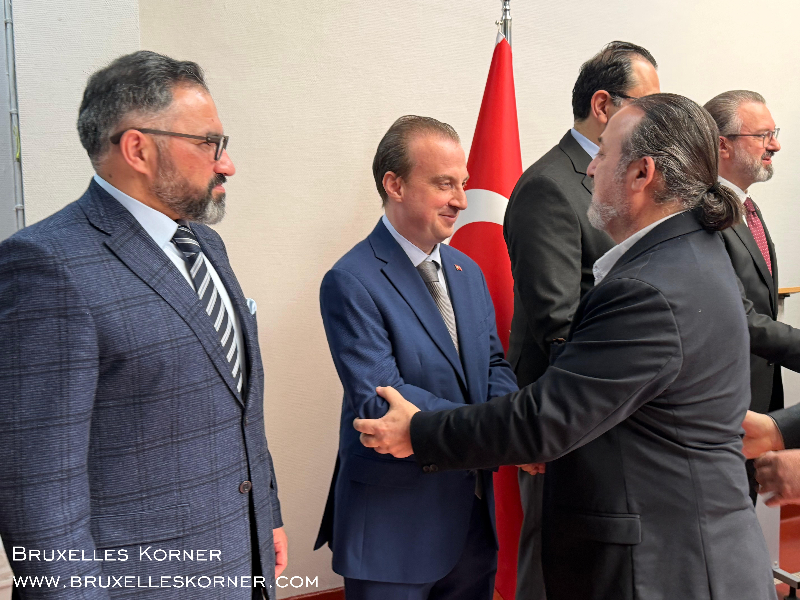 Brüksel’de Bayram Buluşması Belçika Diyanet Vakfı’nın geleneksel bayramlaşma töreni geniş katılımla gerçekleşti