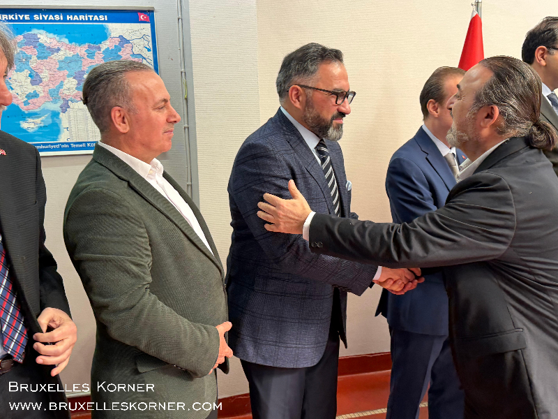 Brüksel’de Bayram Buluşması Belçika Diyanet Vakfı’nın geleneksel bayramlaşma töreni geniş katılımla gerçekleşti