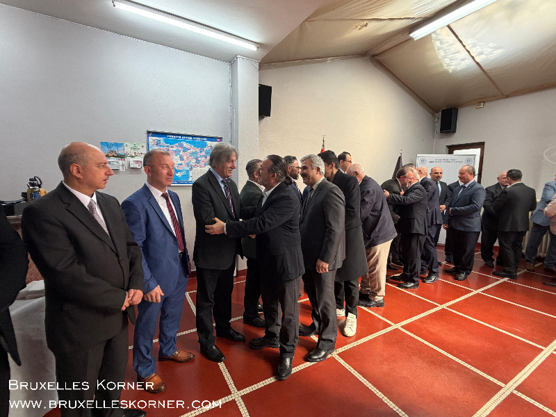 Brüksel’de Bayram Buluşması Belçika Diyanet Vakfı’nın geleneksel bayramlaşma töreni geniş katılımla gerçekleşti