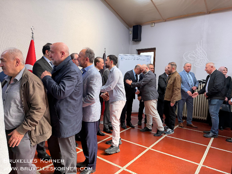 Brüksel’de Bayram Buluşması Belçika Diyanet Vakfı’nın geleneksel bayramlaşma töreni geniş katılımla gerçekleşti