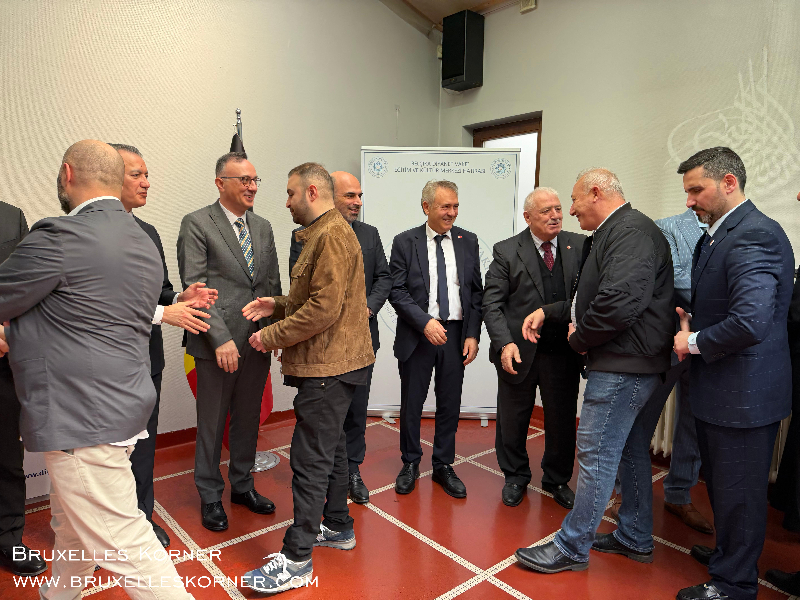 Brüksel’de Bayram Buluşması Belçika Diyanet Vakfı’nın geleneksel bayramlaşma töreni geniş katılımla gerçekleşti