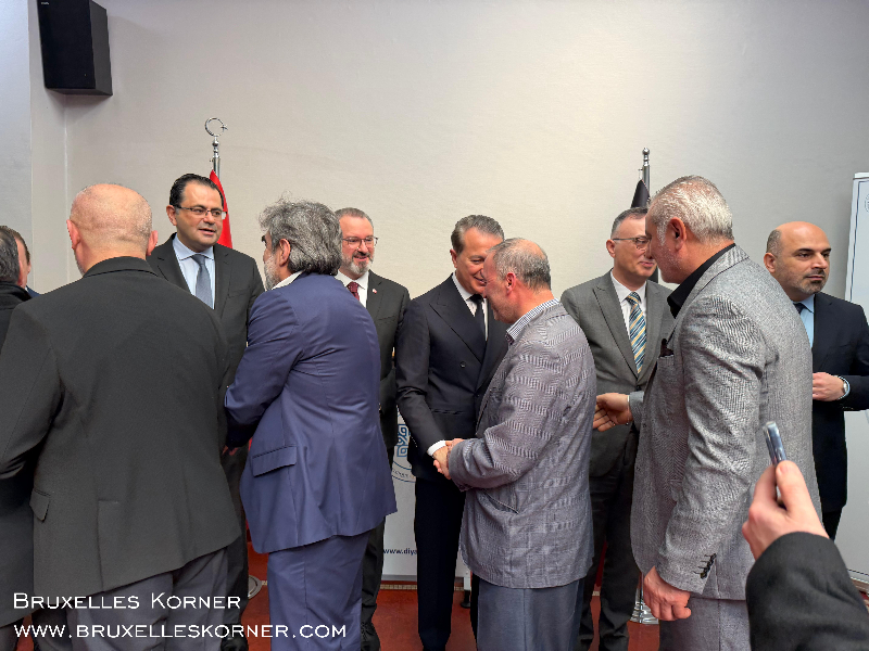 Brüksel’de Bayram Buluşması Belçika Diyanet Vakfı’nın geleneksel bayramlaşma töreni geniş katılımla gerçekleşti