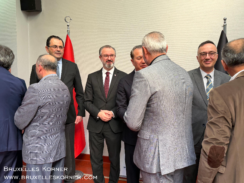 Brüksel’de Bayram Buluşması Belçika Diyanet Vakfı’nın geleneksel bayramlaşma töreni geniş katılımla gerçekleşti