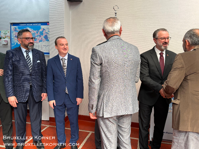 Brüksel’de Bayram Buluşması Belçika Diyanet Vakfı’nın geleneksel bayramlaşma töreni geniş katılımla gerçekleşti