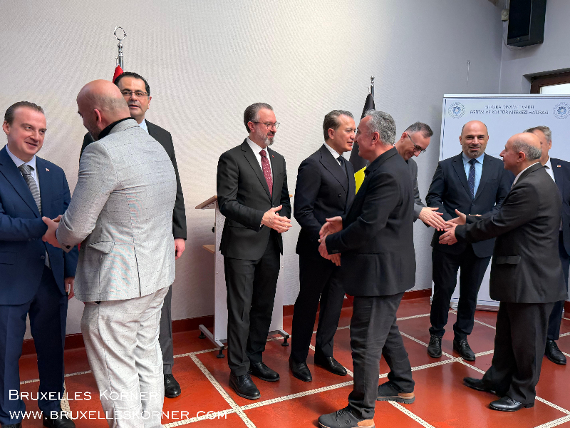 Brüksel’de Bayram Buluşması Belçika Diyanet Vakfı’nın geleneksel bayramlaşma töreni geniş katılımla gerçekleşti